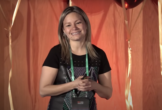 Lenguaje del futuro | Vicky Ricaurte | TEDxCESA